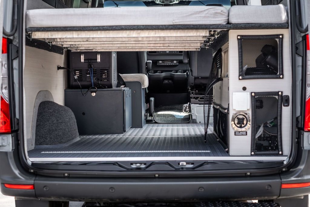 2022-mercedes-benz-field-pop-top-camper-4x4-van (15)