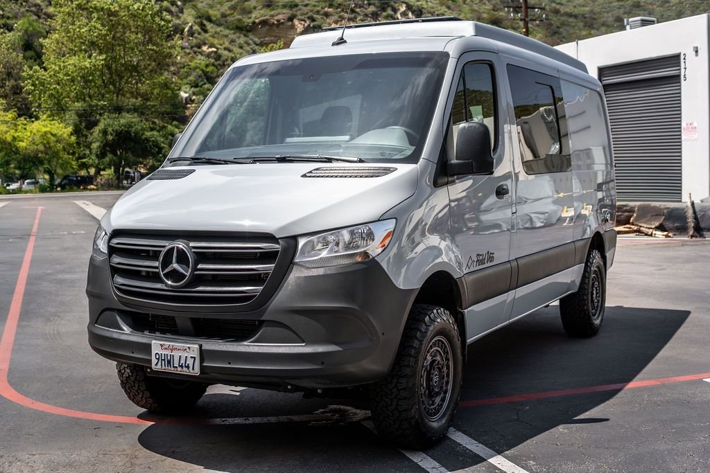 2022-mercedes-benz-field-pop-top-camper-4x4-van (24)