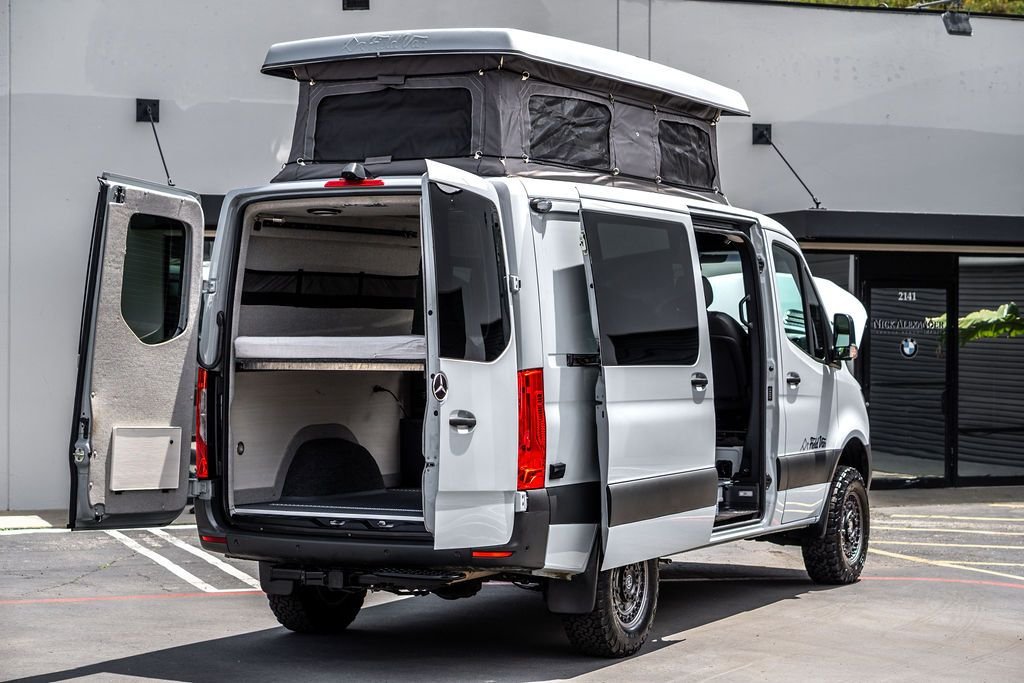 2022-mercedes-benz-field-pop-top-camper-4x4-van (3)