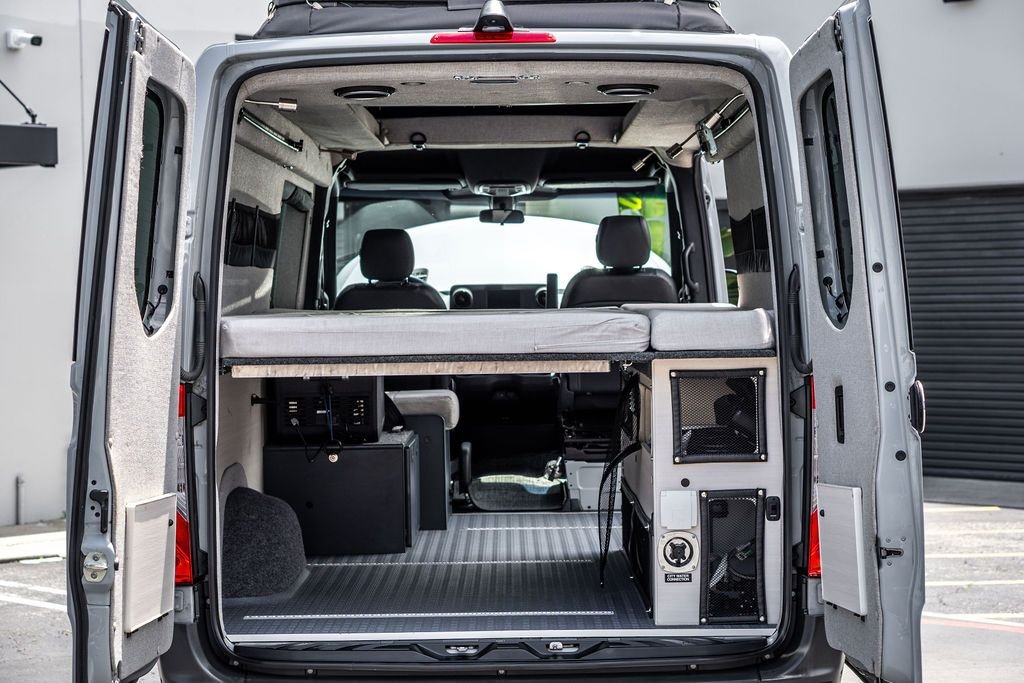 2022-mercedes-benz-field-pop-top-camper-4x4-van (30)