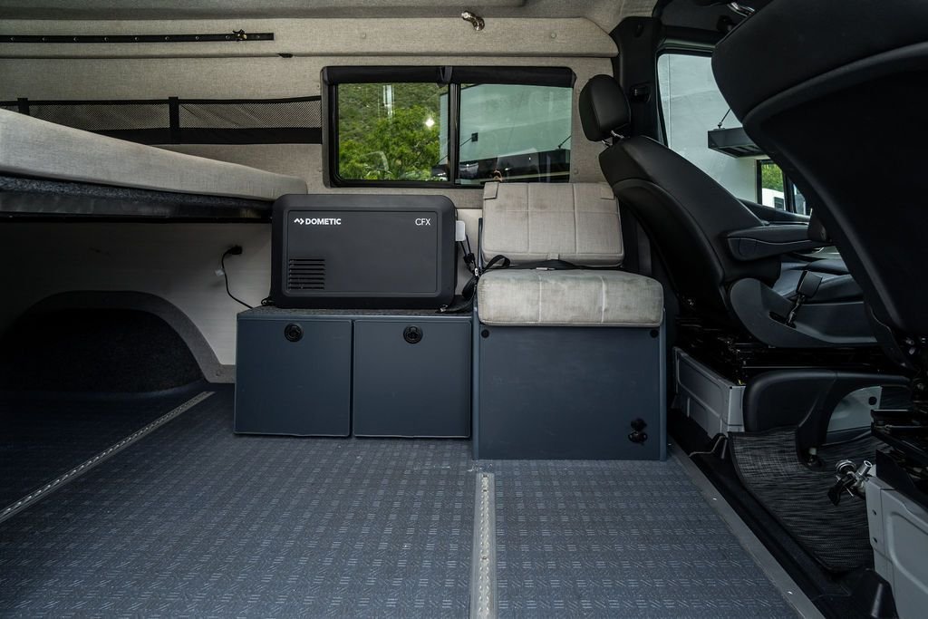 2022-mercedes-benz-field-pop-top-camper-4x4-van (38)