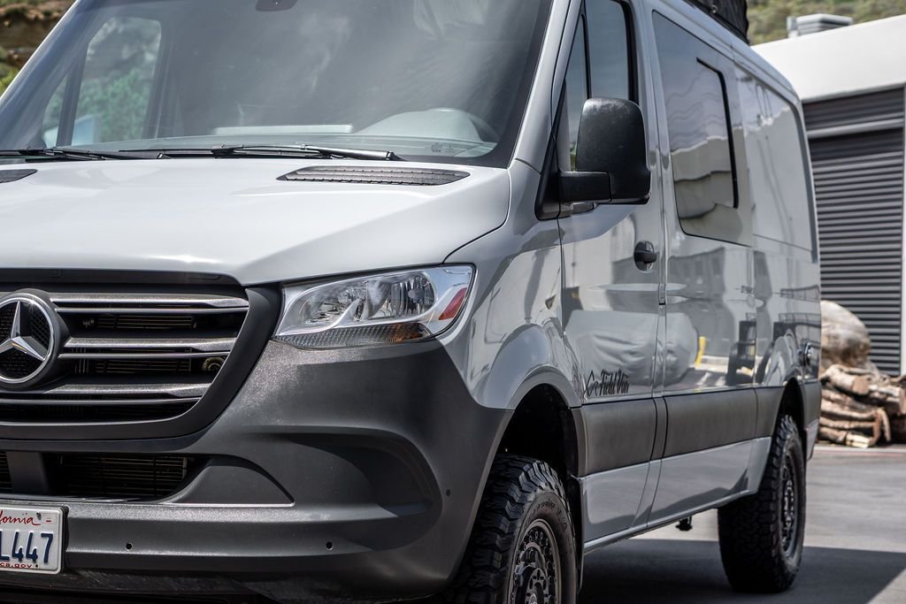 2022-mercedes-benz-field-pop-top-camper-4x4-van (42)