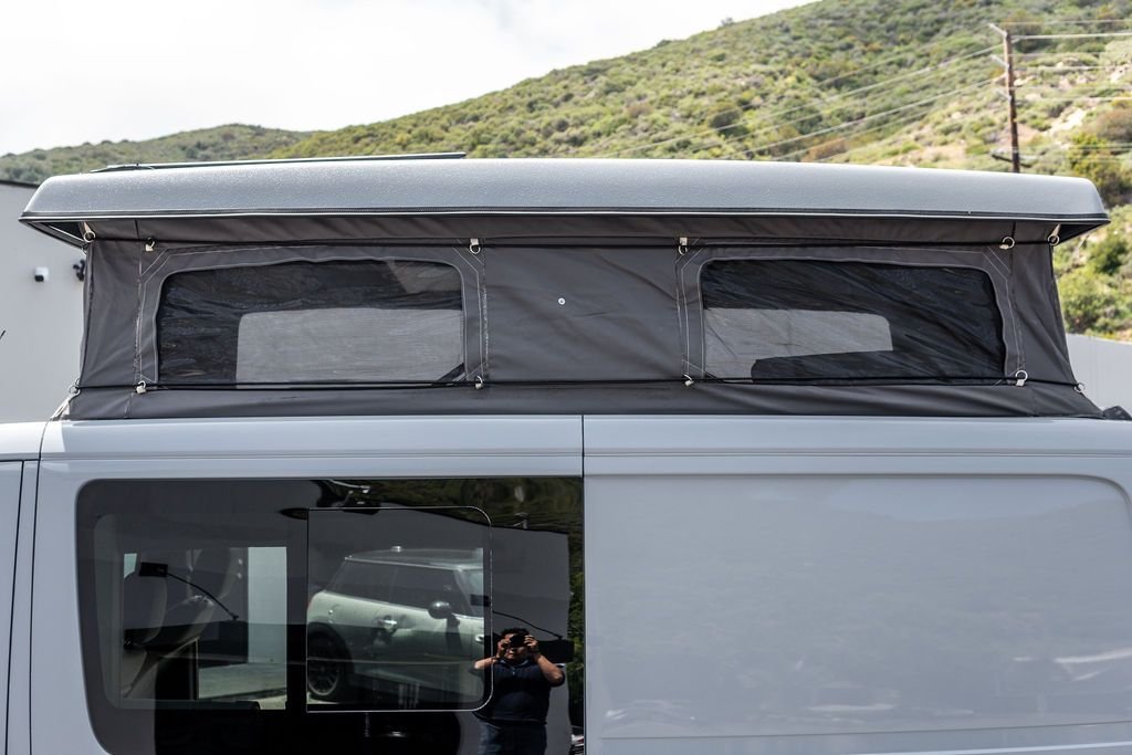 2022-mercedes-benz-field-pop-top-camper-4x4-van (56)