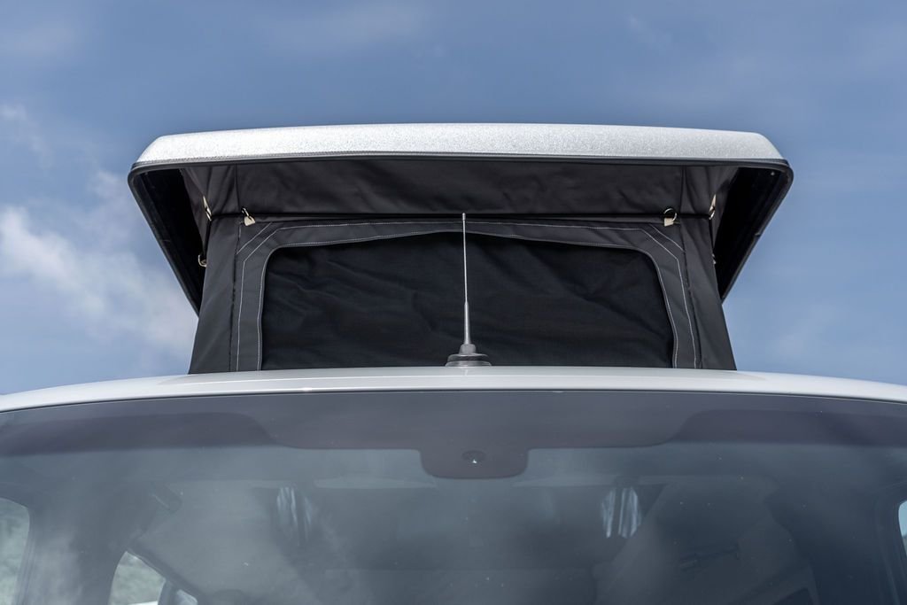 2022-mercedes-benz-field-pop-top-camper-4x4-van (57)