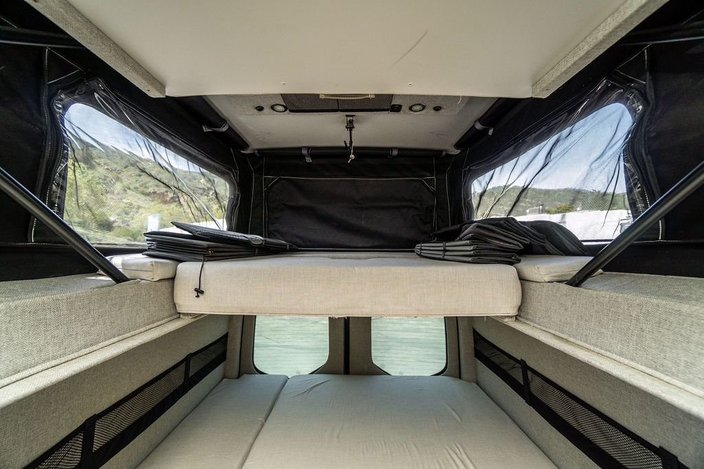 2022-mercedes-benz-field-pop-top-camper-4x4-van (7)