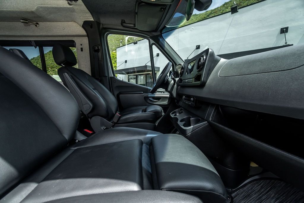 2022-mercedes-benz-field-pop-top-camper-4x4-van (70)