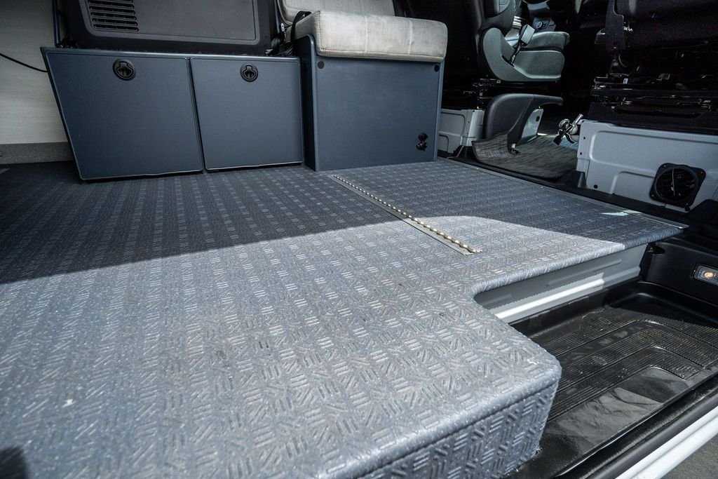 2022-mercedes-benz-field-pop-top-camper-4x4-van (74)