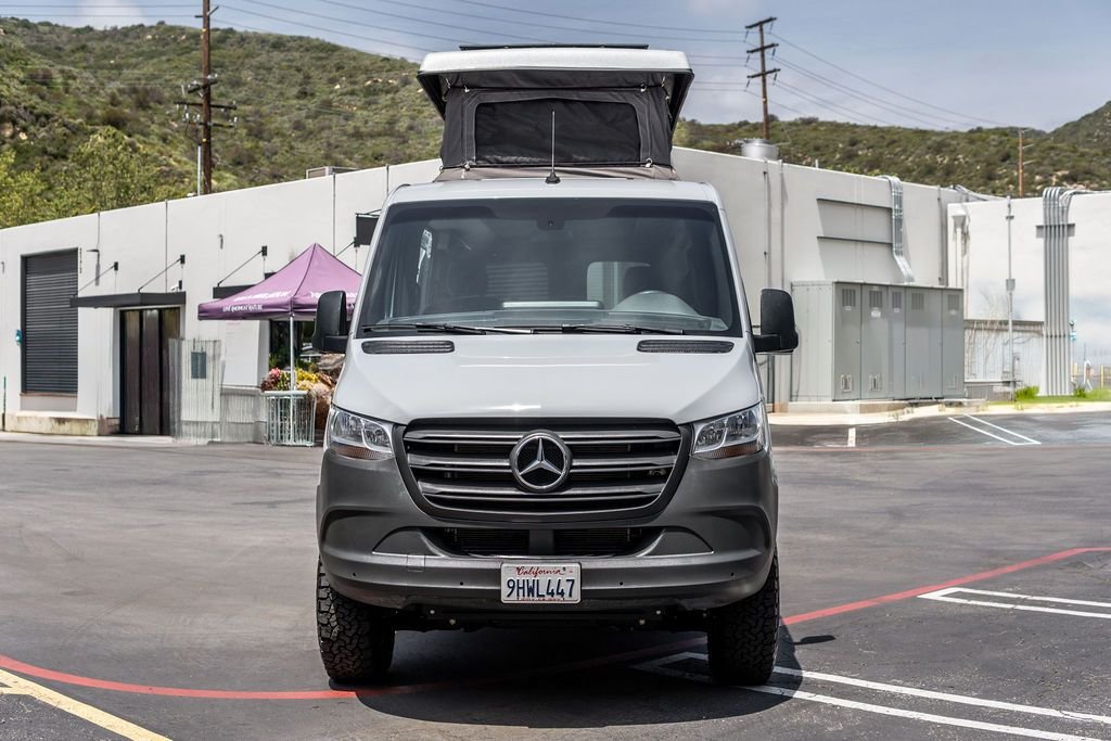 2022-mercedes-benz-field-pop-top-camper-4x4-van (76)