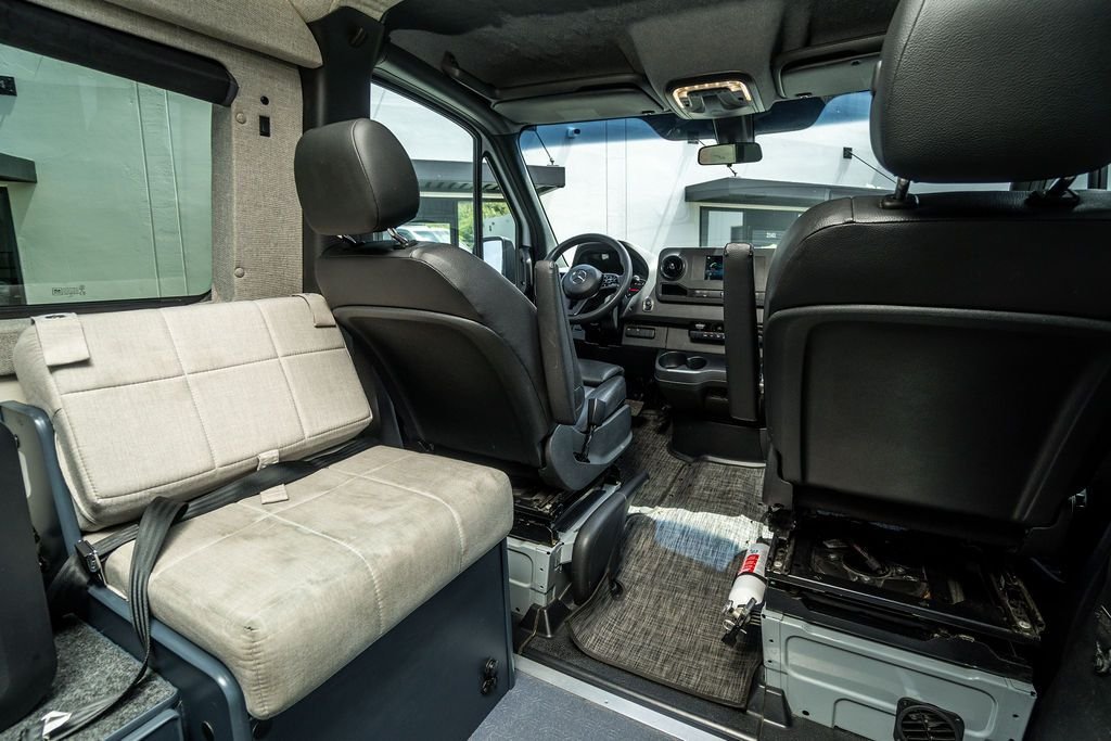 2022-mercedes-benz-field-pop-top-camper-4x4-van (8)