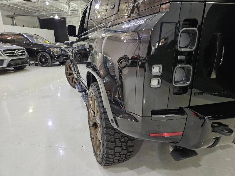 2023-land-rover-defender-110-v8-awd-4dr-suv (20)