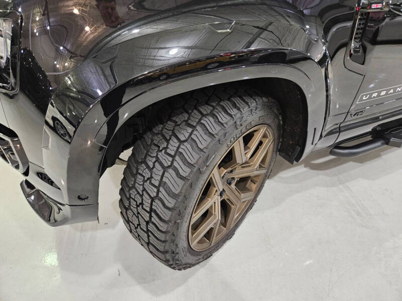 2023-land-rover-defender-110-v8-awd-4dr-suv (21)