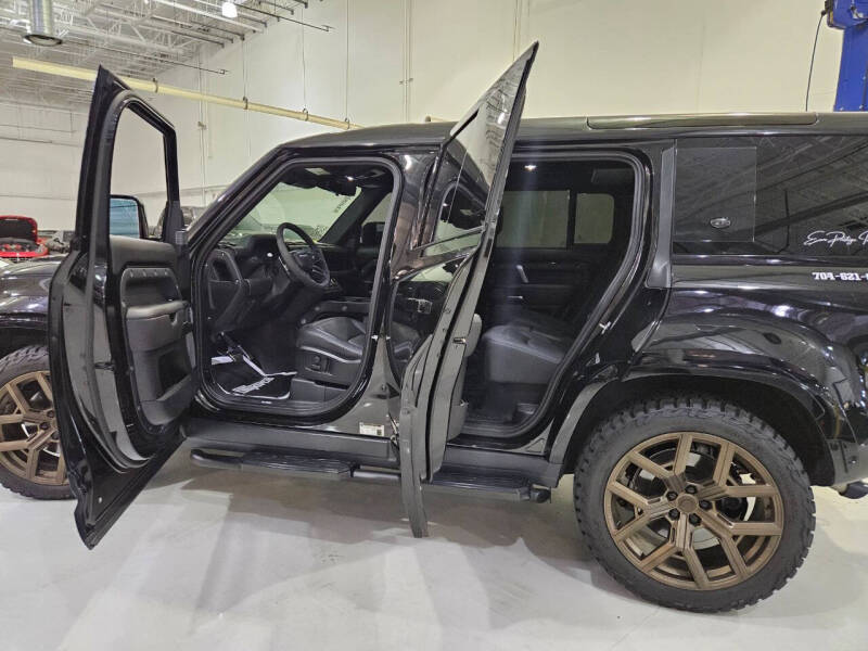 2023-land-rover-defender-110-v8-awd-4dr-suv (22)