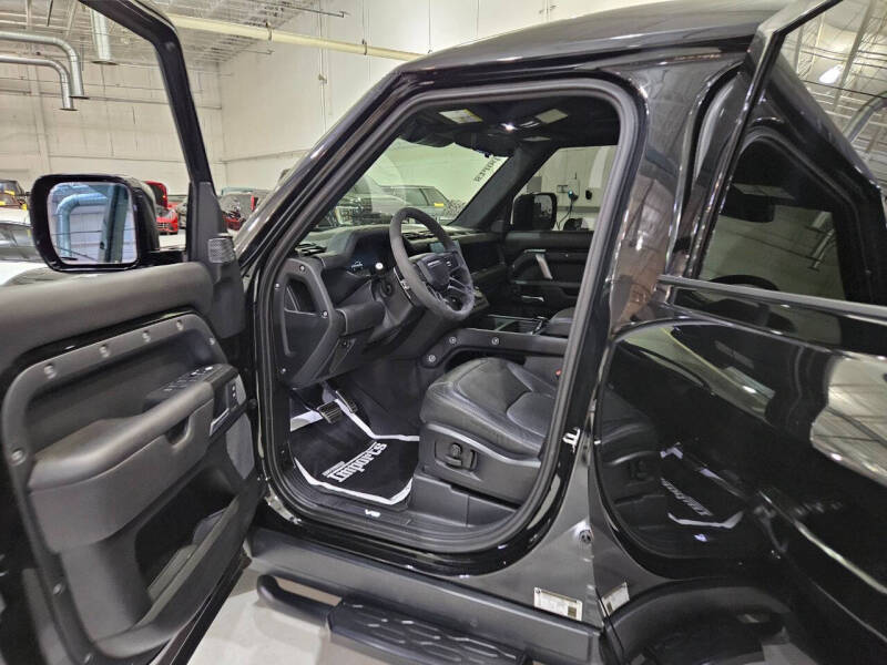2023-land-rover-defender-110-v8-awd-4dr-suv (23)