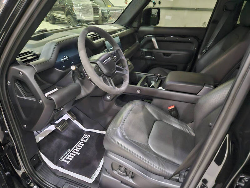 2023-land-rover-defender-110-v8-awd-4dr-suv (25)