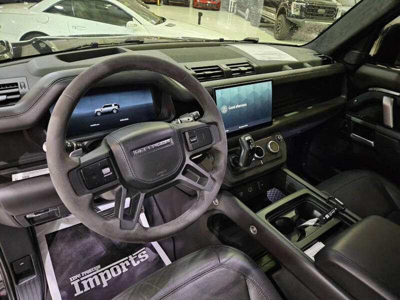 2023-land-rover-defender-110-v8-awd-4dr-suv (28)