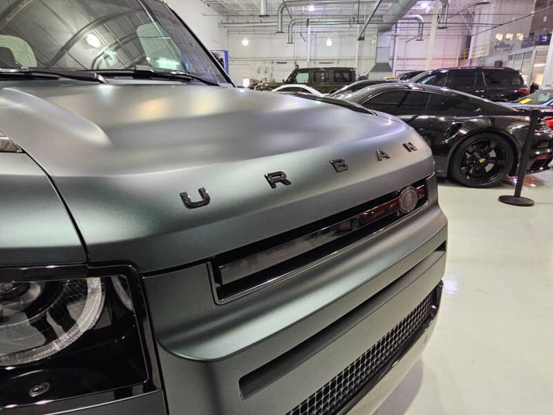 2025-land-rover-defender-110-v8-p525-awd-4dr-suv (22)