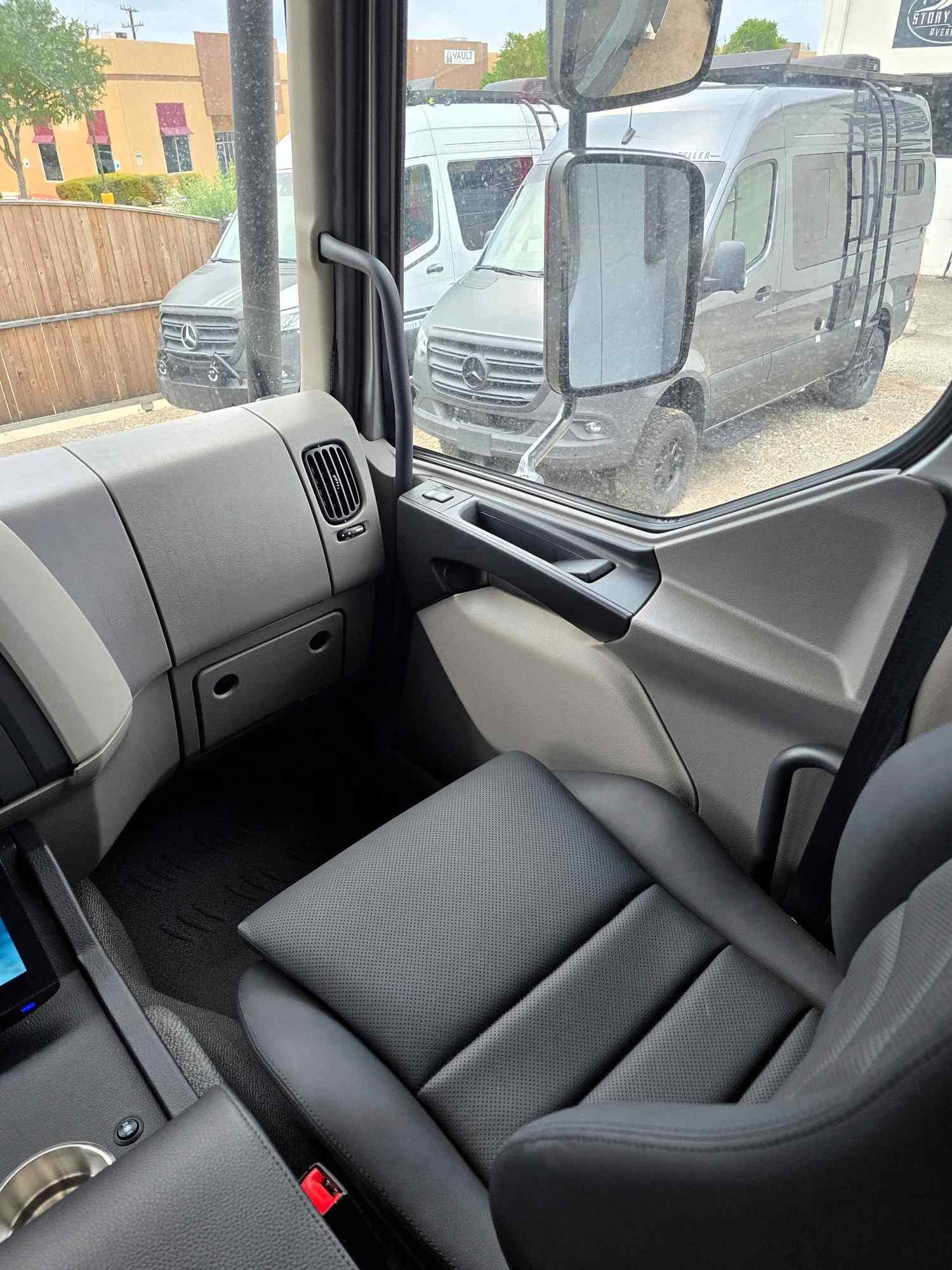 2025-stoyteller-overland-gxv-epic-for-sale-san-antonio-tx-16