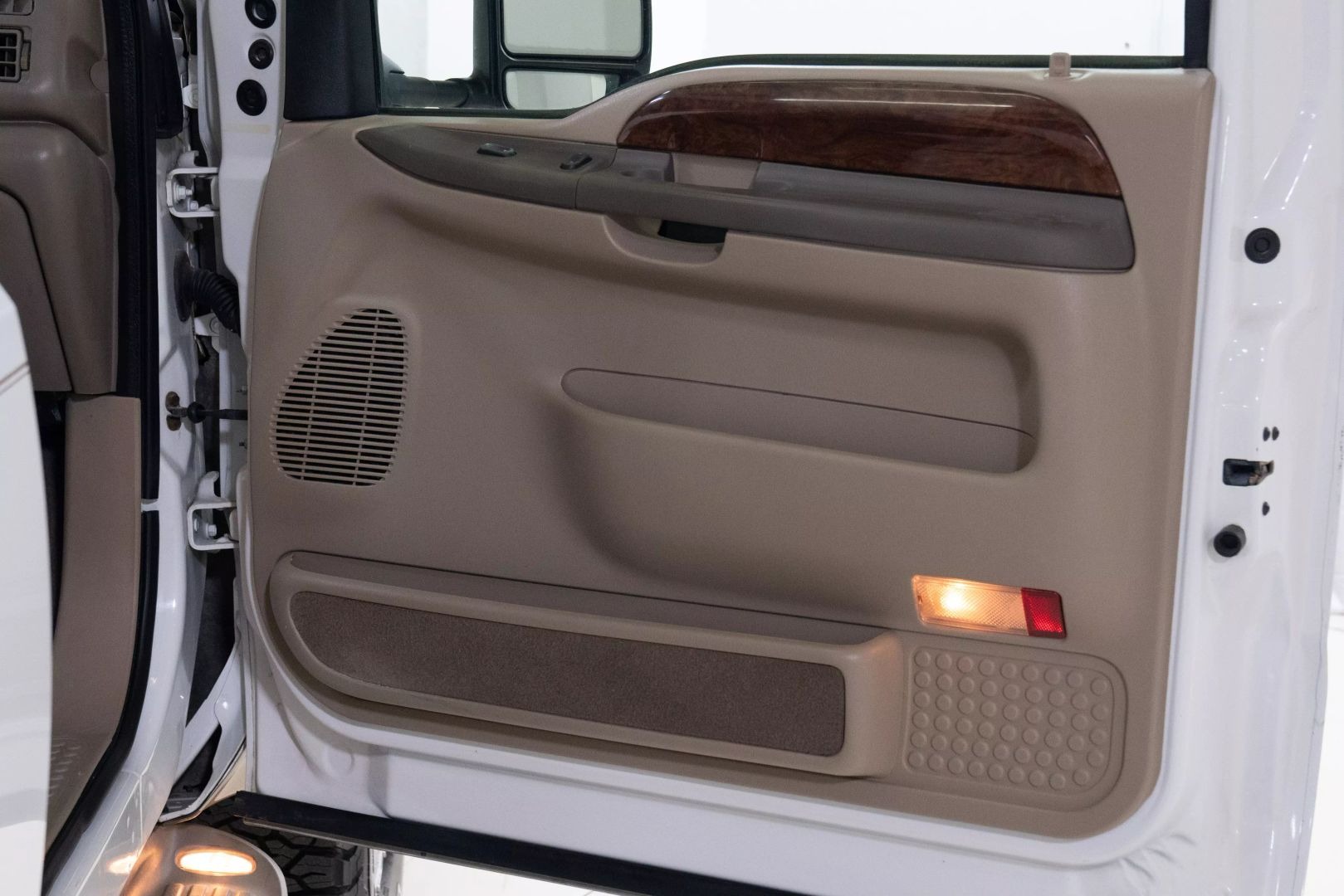 73-power-stroke-tubro-diesel-2001-ford-excursion-limited-for-sale-27