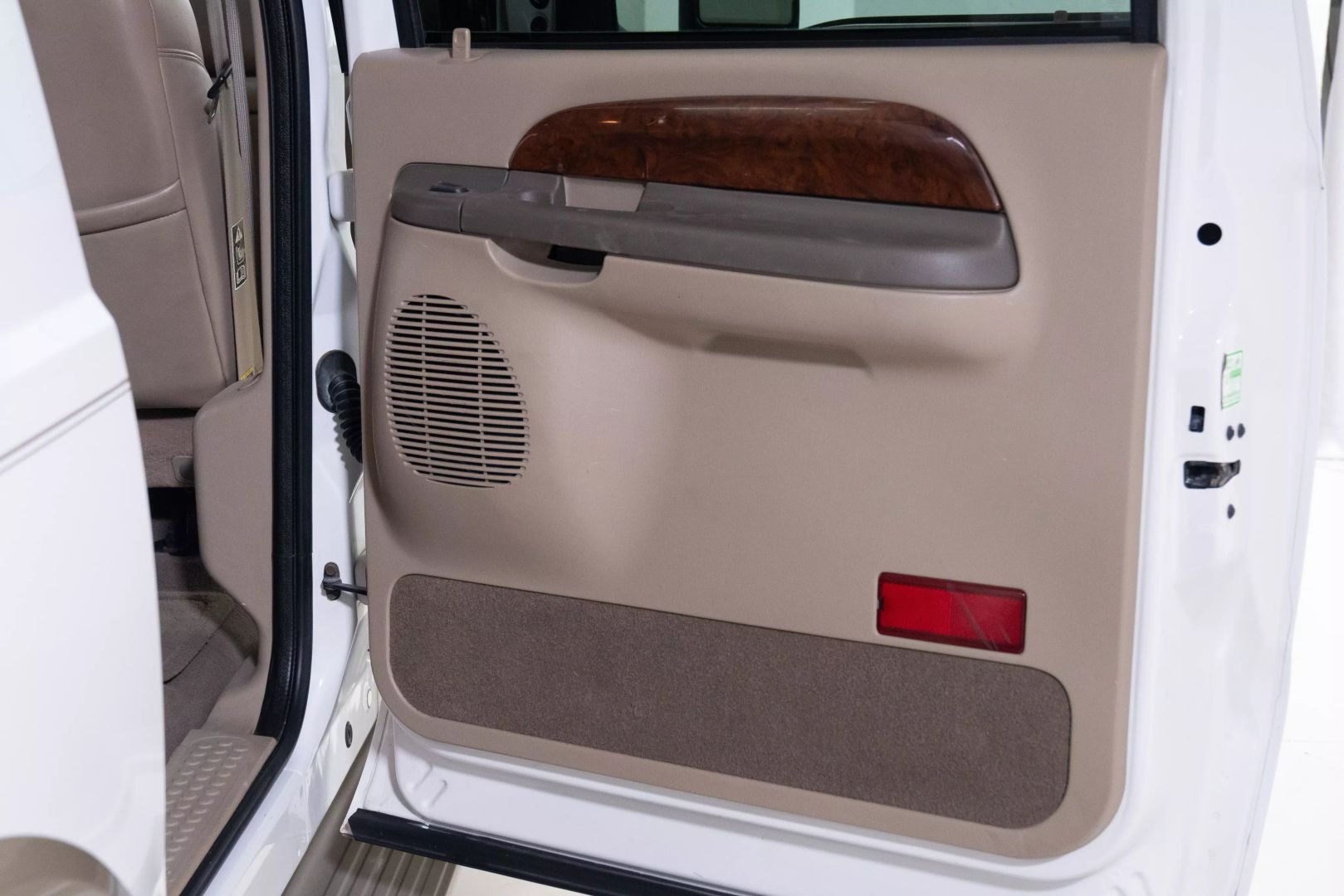 73-power-stroke-tubro-diesel-2001-ford-excursion-limited-for-sale-28