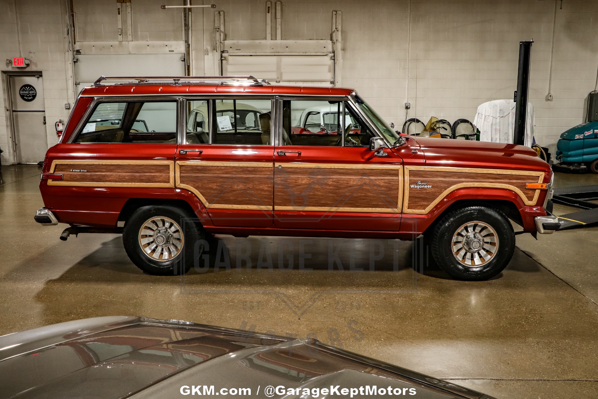 Used-1985-Jeep-Grand-Wagoneer-1747844652 (11)