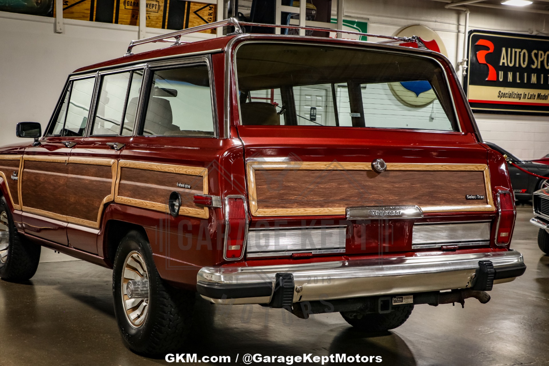Used-1985-Jeep-Grand-Wagoneer-1747844652 (26)