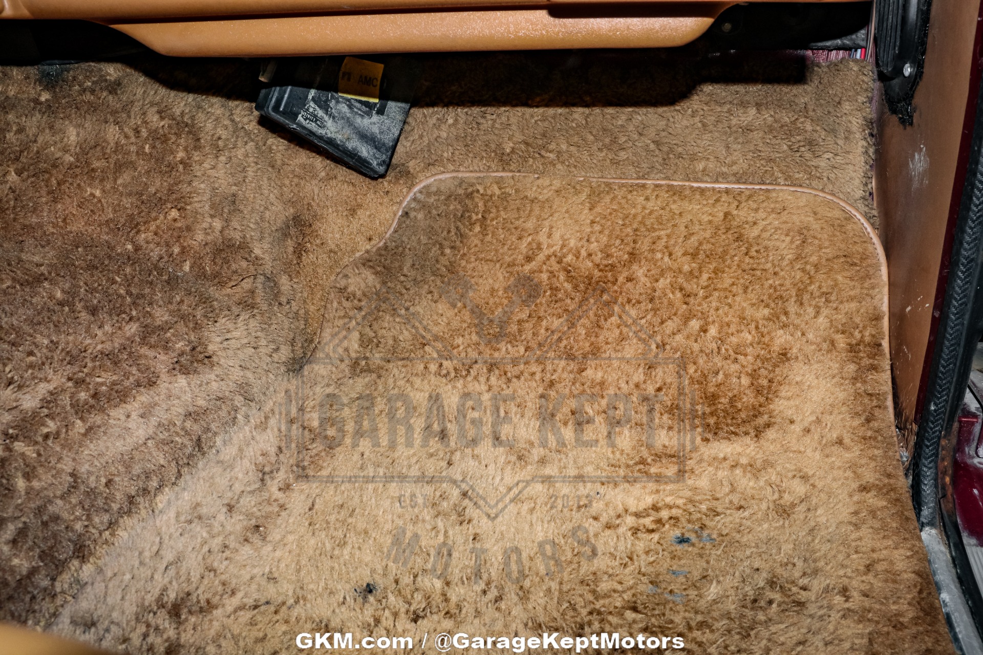Used-1985-Jeep-Grand-Wagoneer-1747844652 (34)