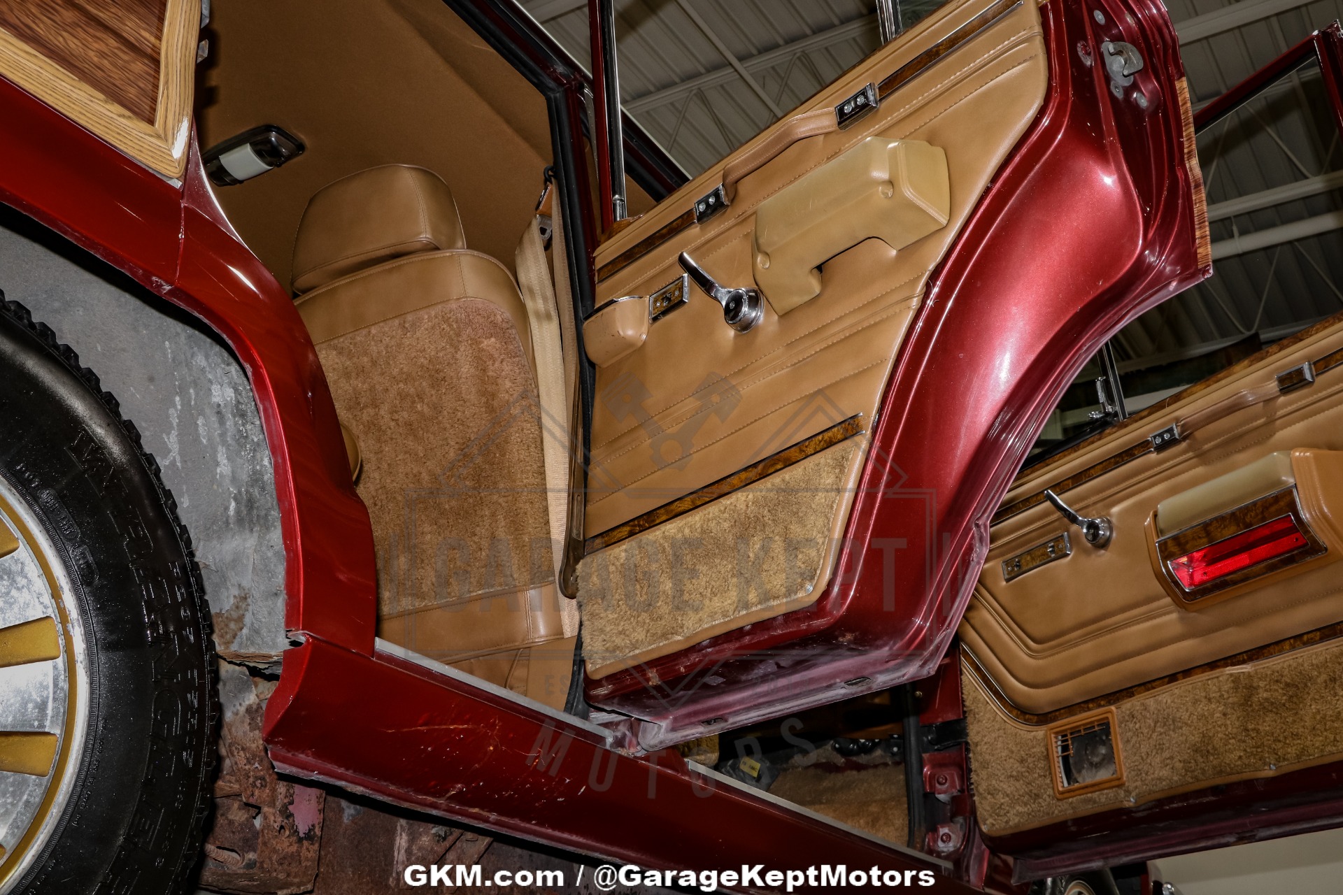 Used-1985-Jeep-Grand-Wagoneer-1747844652 (38)