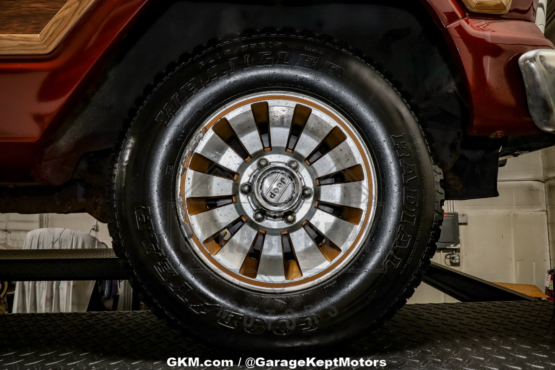 Used-1985-Jeep-Grand-Wagoneer-1747844652 (53)