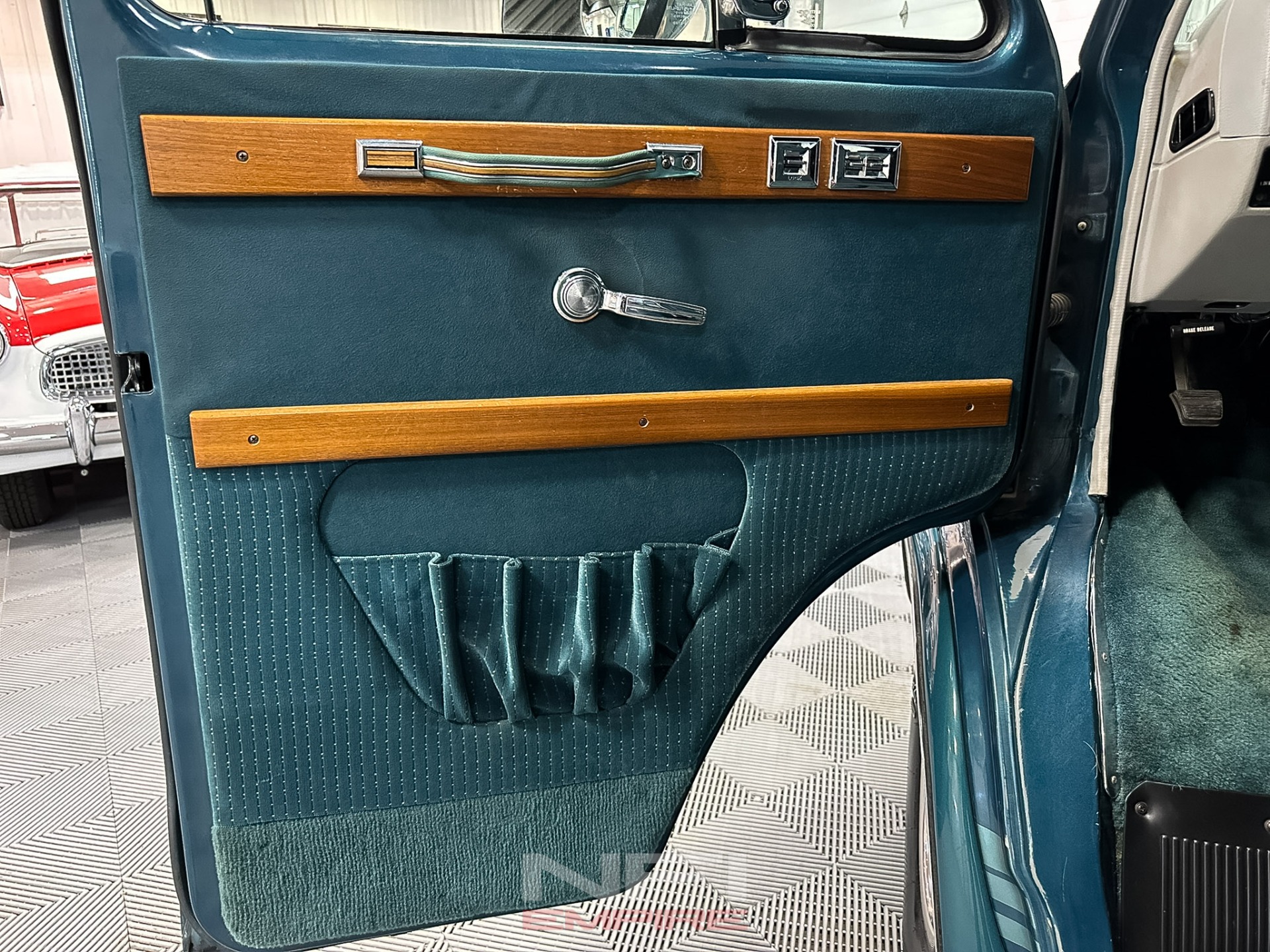Used-1993-Chevrolet-G-Series-G20-Van-1747431528 (18)