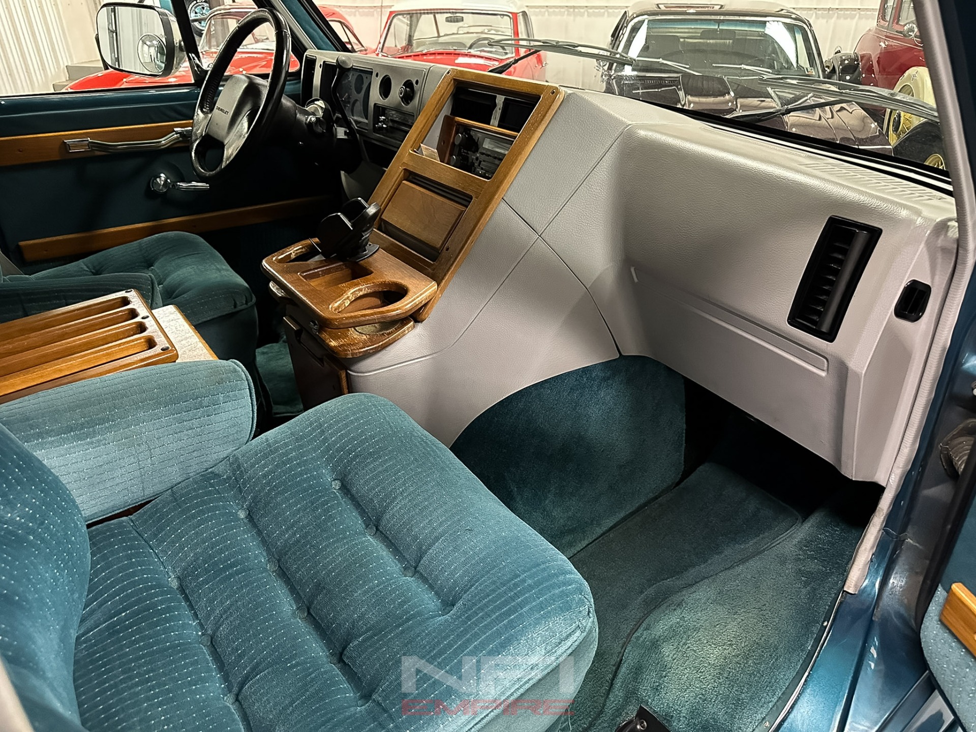 Used-1993-Chevrolet-G-Series-G20-Van-1747431528 (19)