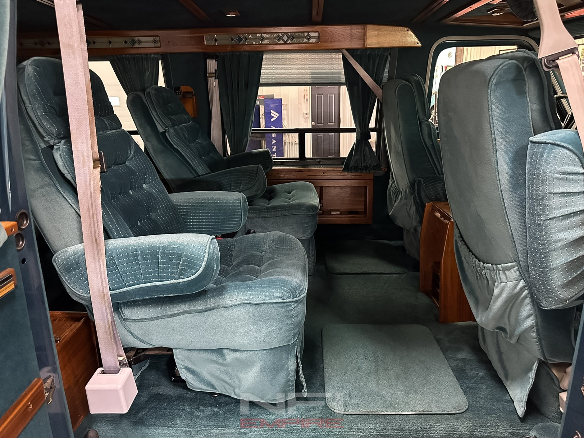 Used-1993-Chevrolet-G-Series-G20-Van-1747431528 (24)