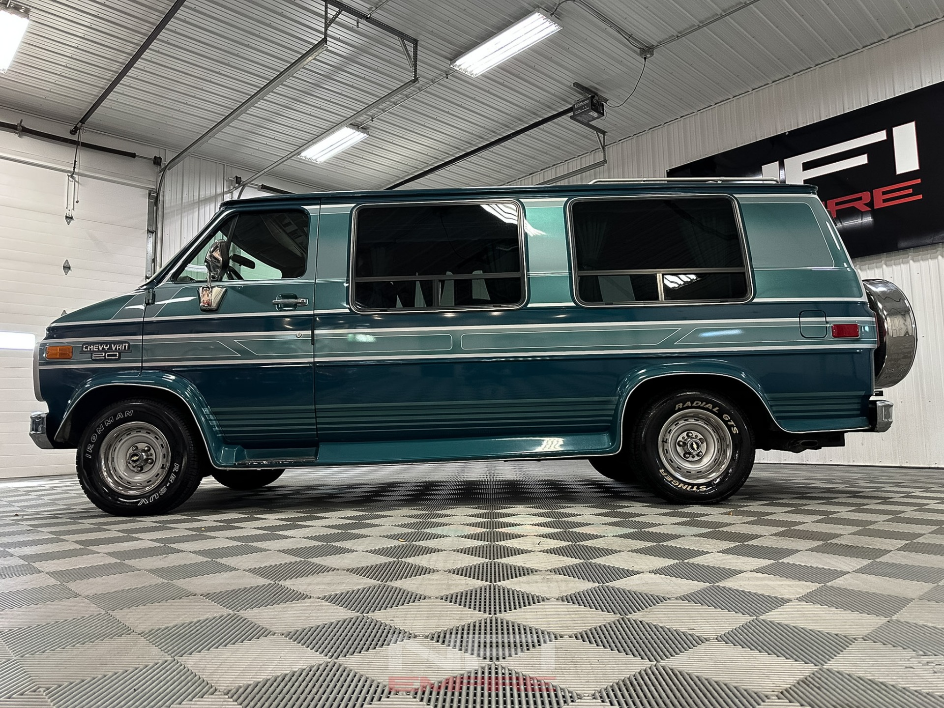 Used-1993-Chevrolet-G-Series-G20-Van-1747431528 (4)