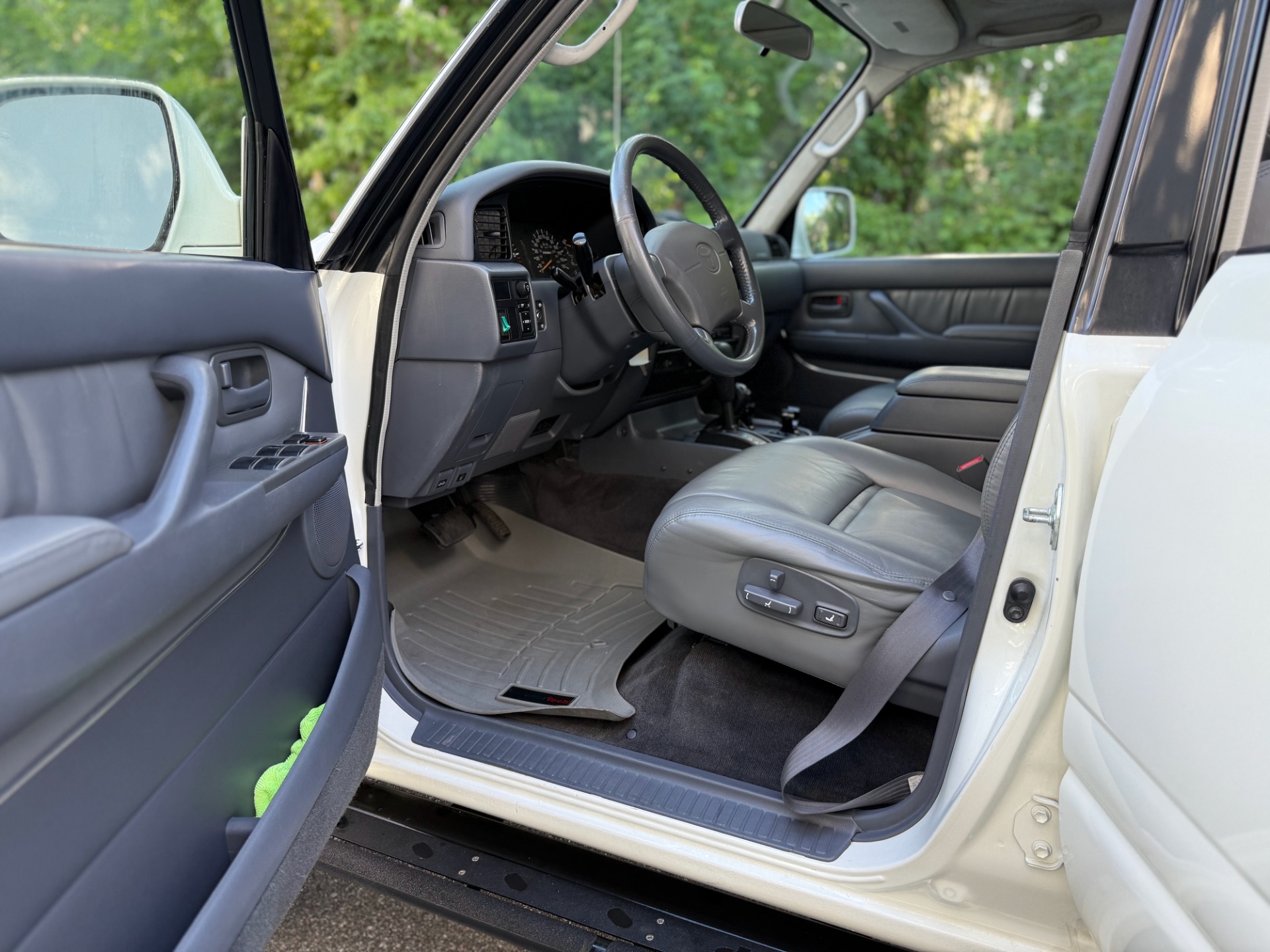 Used-1997-Toyota-Land-Cruiser-80-SUPER-CLEAN-LOW-MILES-1747850767 (1)