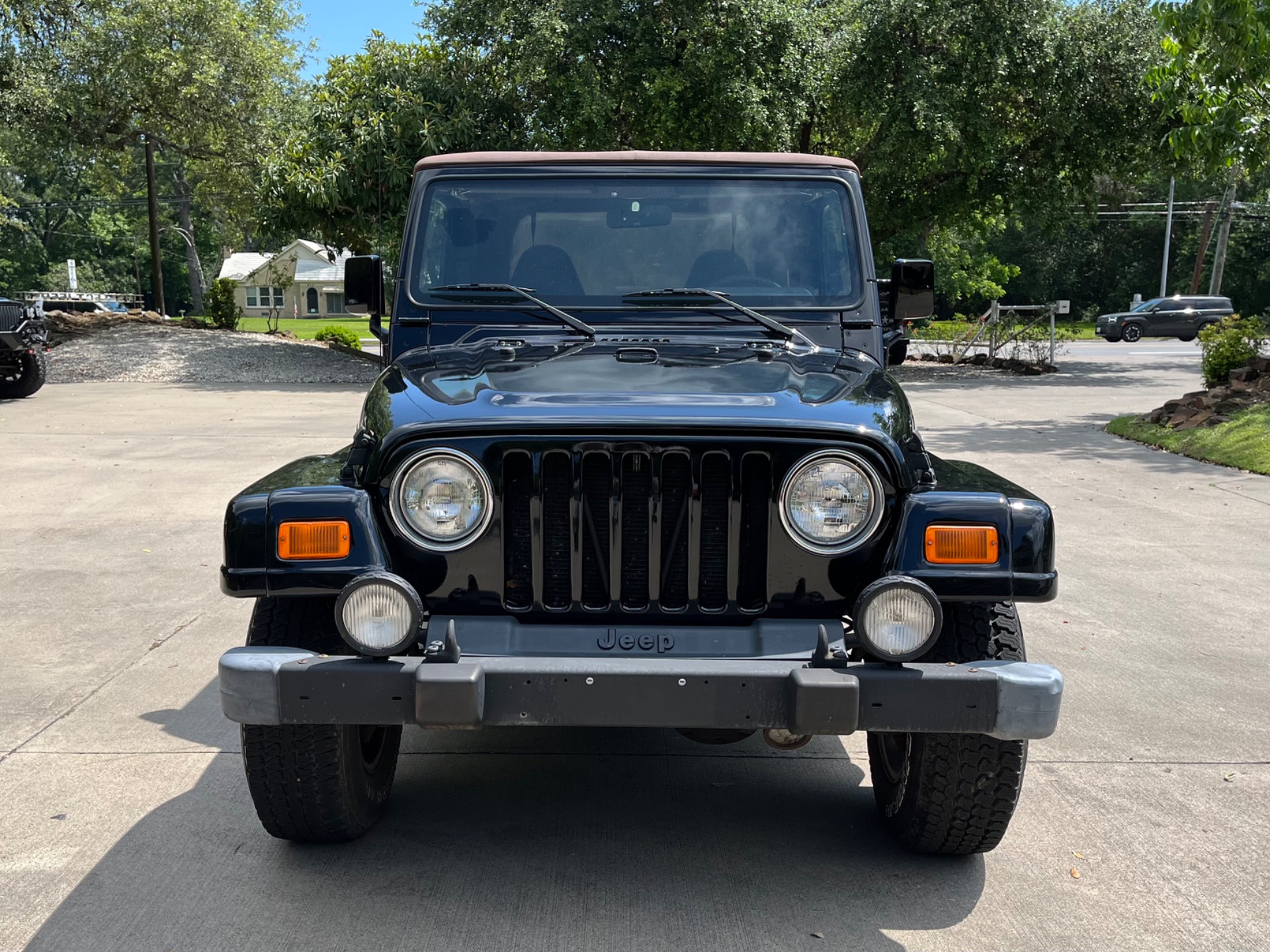 Used-2000-Jeep-Wrangler-Sahara (1)