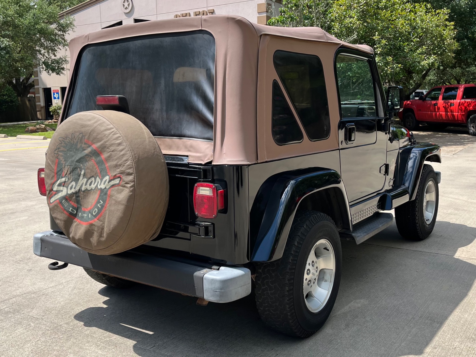Used-2000-Jeep-Wrangler-Sahara (7)