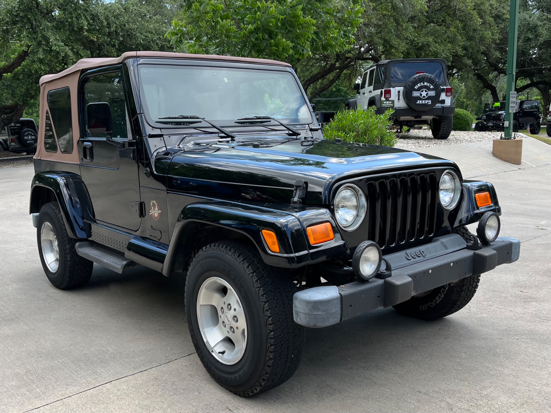 Used-2000-Jeep-Wrangler-Sahara (9)