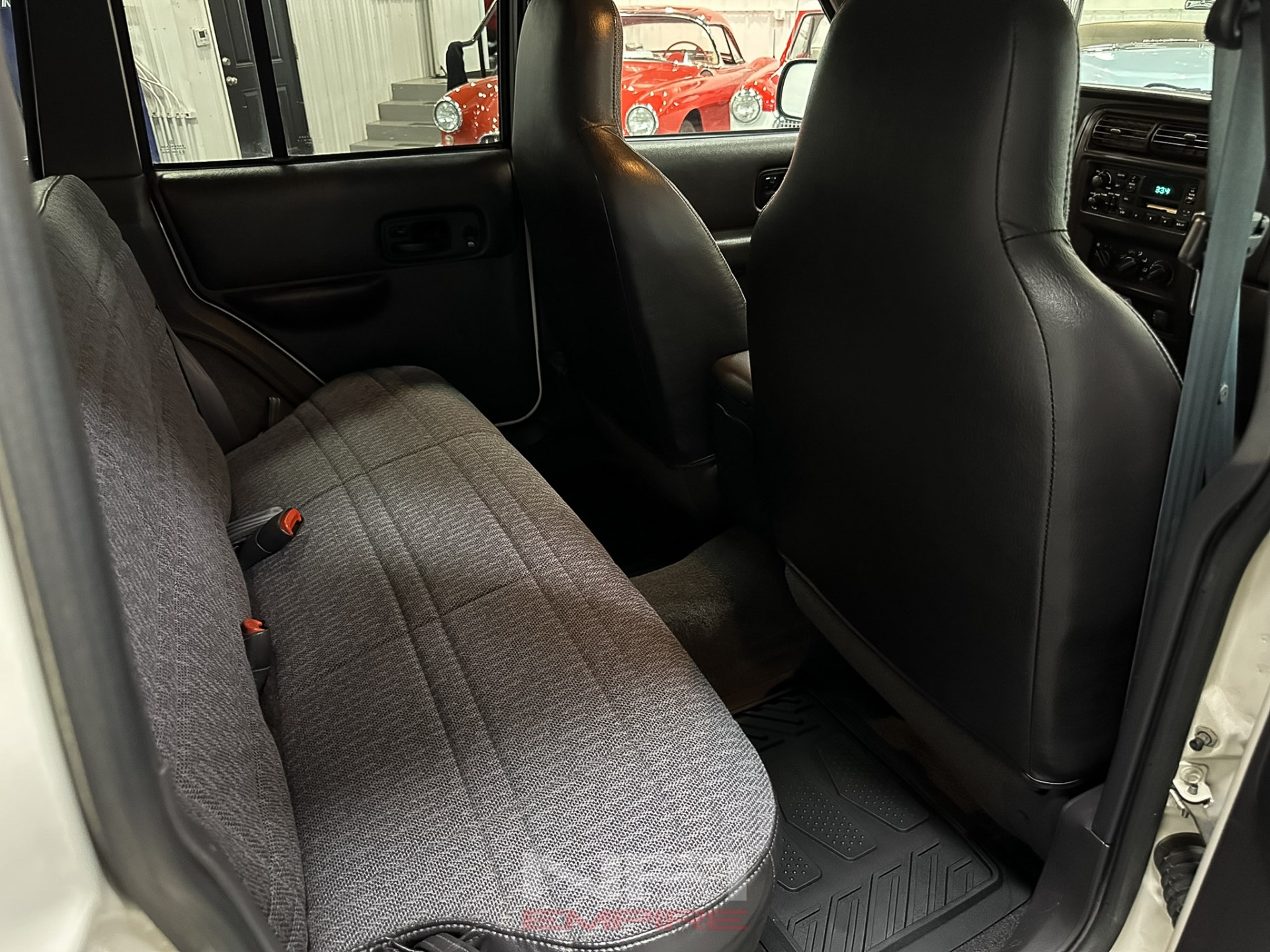 Used-2001-Jeep-Cherokee-Sport-Utility-4D-1746025505