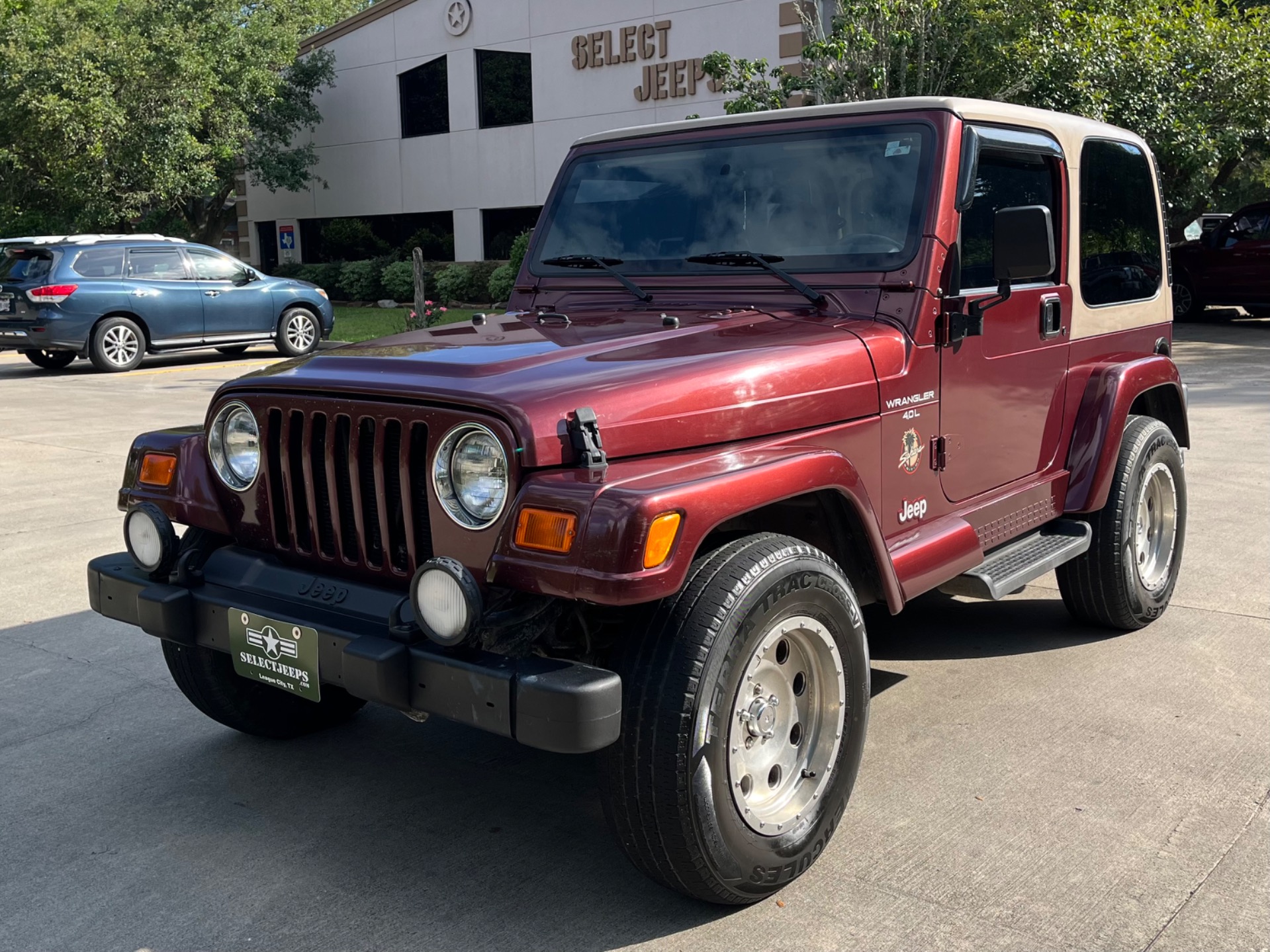 Used-2001-Jeep-Wrangler-Sahara (2)