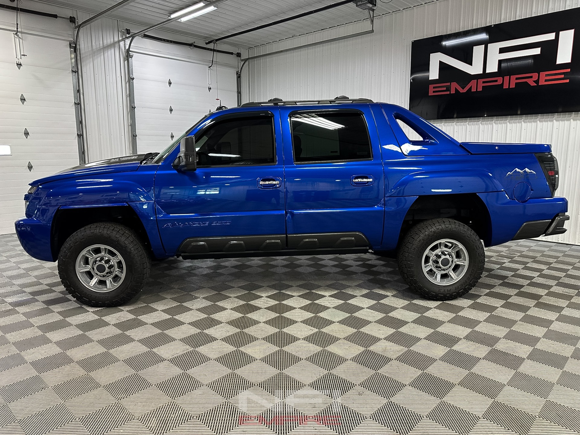 Used-2002-Chevrolet-Avalanche-2500-Sport-Utility-Pickup-4D-1745951527 (1)