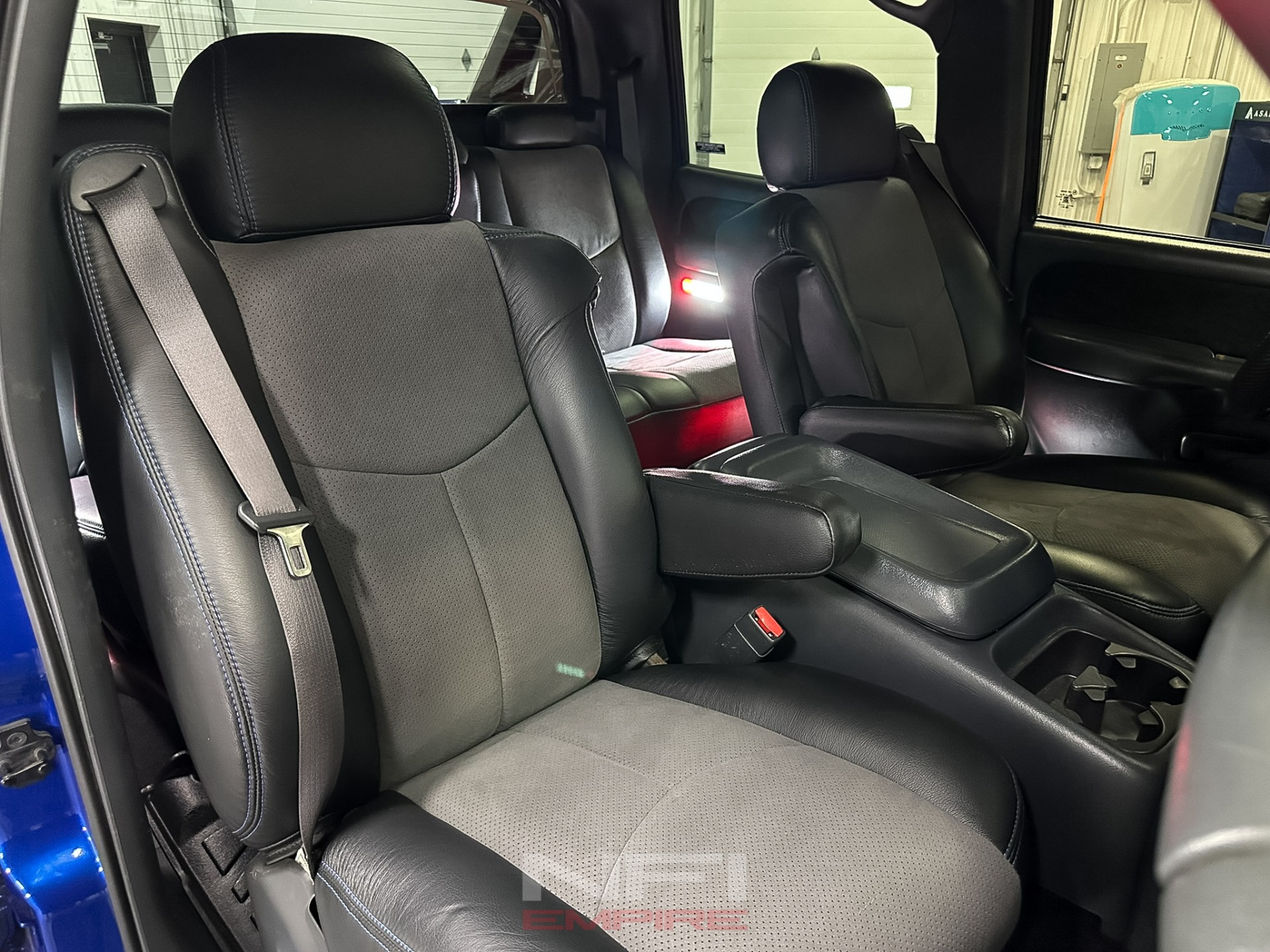 Used-2002-Chevrolet-Avalanche-2500-Sport-Utility-Pickup-4D-1745951527 (25)