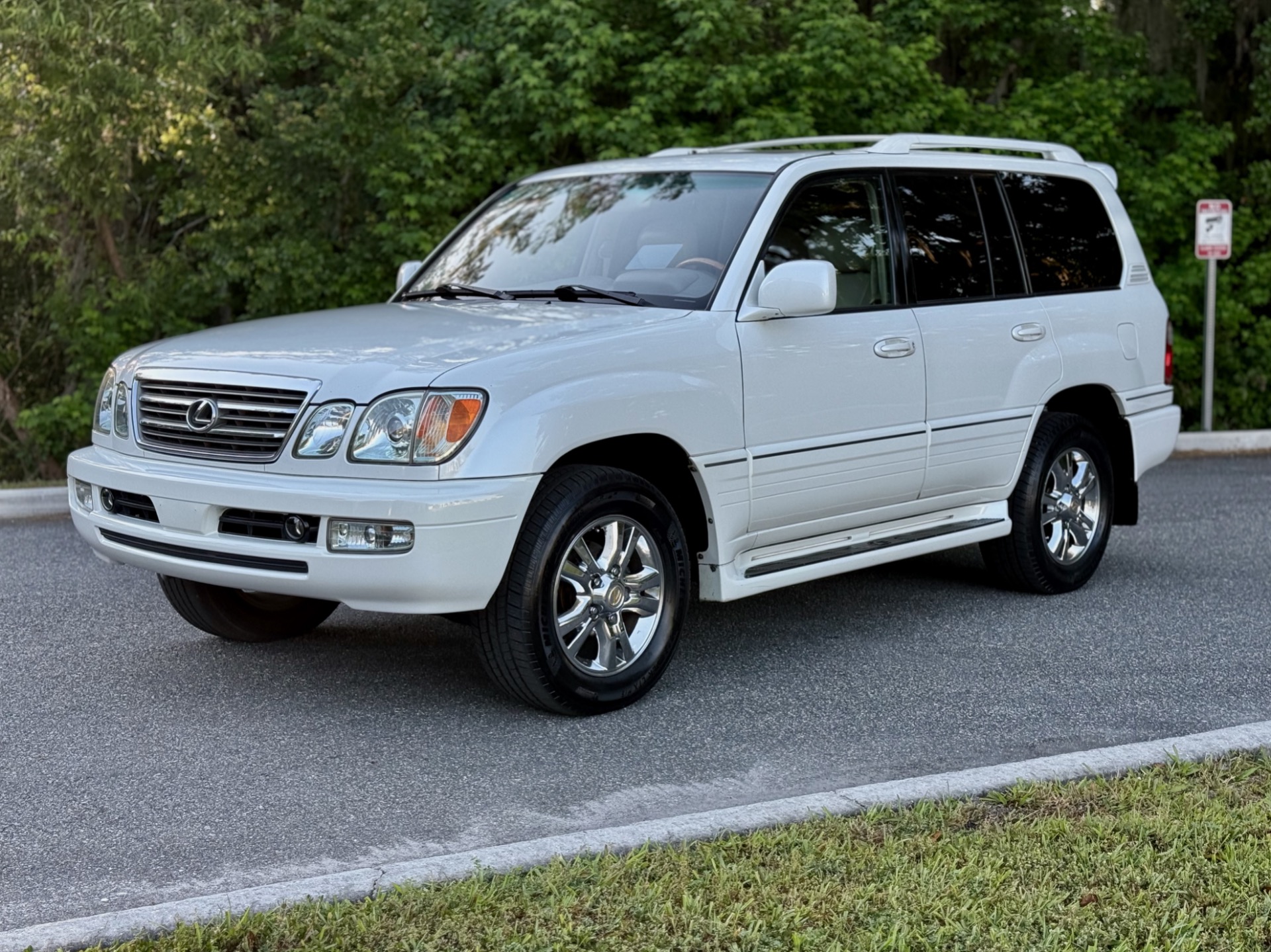 Used-2004-Lexus-LX-470-INCREDIBLY-CLEAN-1745265966 (1)