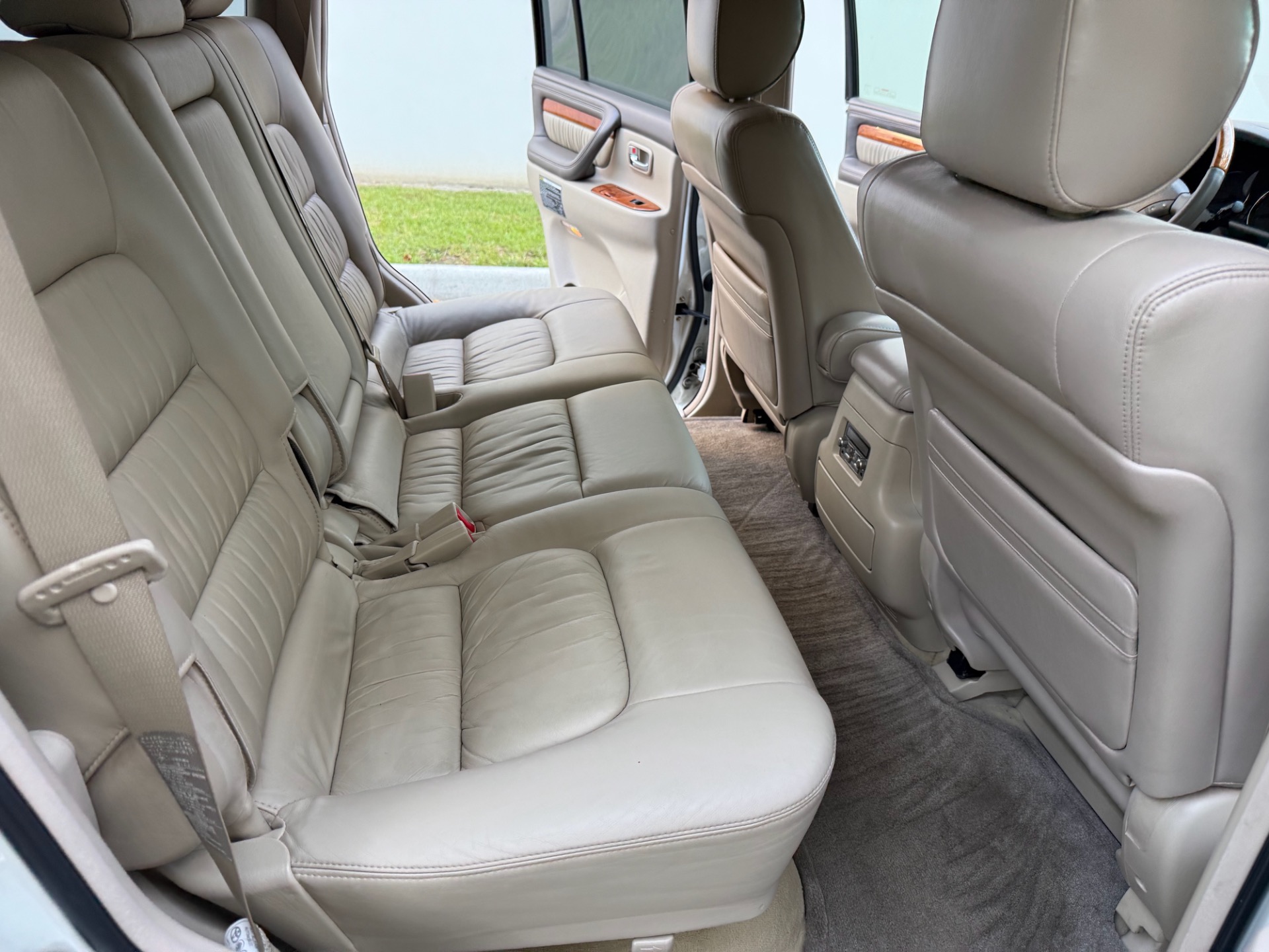 Used-2004-Lexus-LX-470-INCREDIBLY-CLEAN-1745265971 (1)