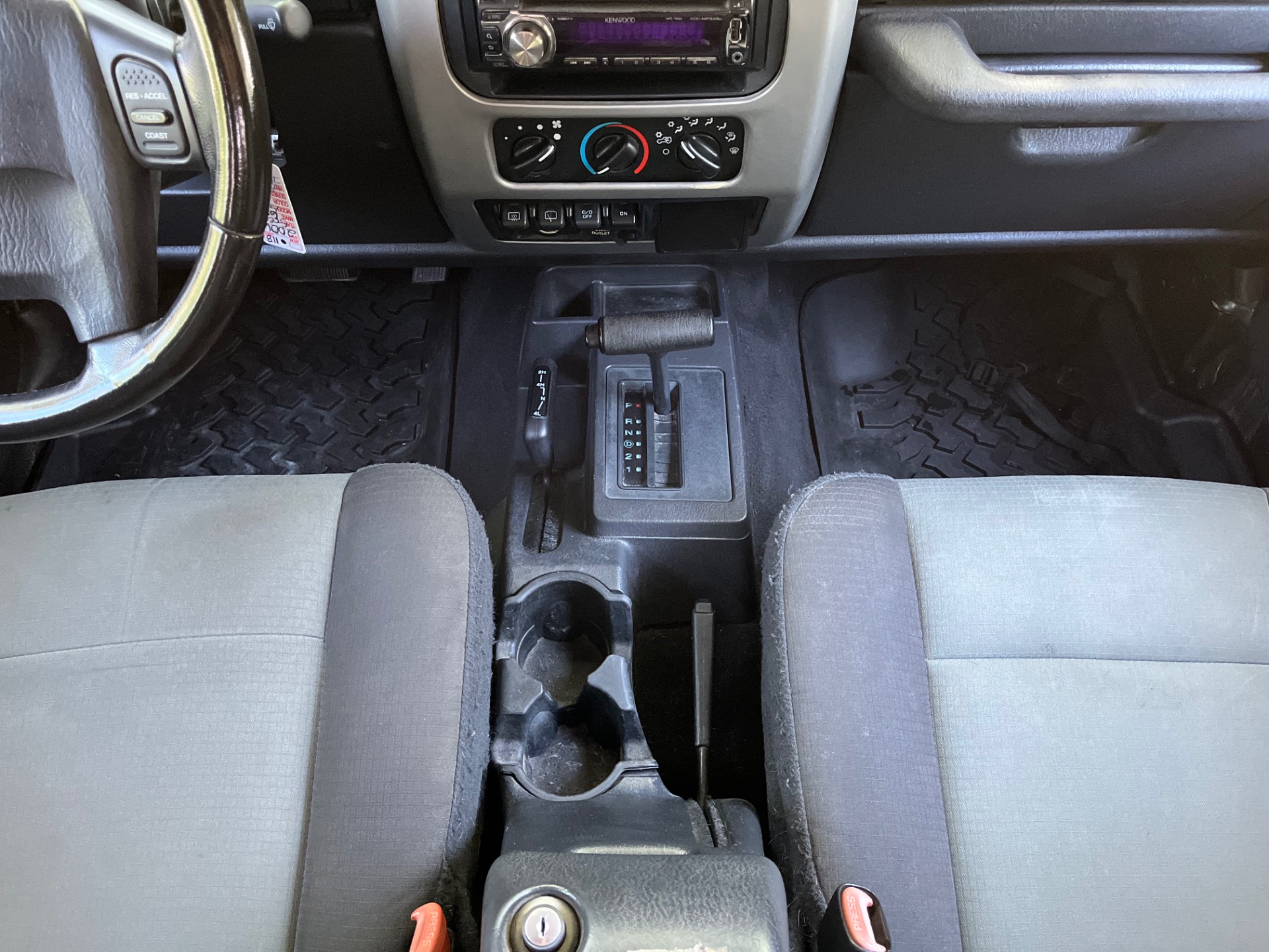 Used-2006-Jeep-Wrangler-65th-Anniversary-Edition (19)