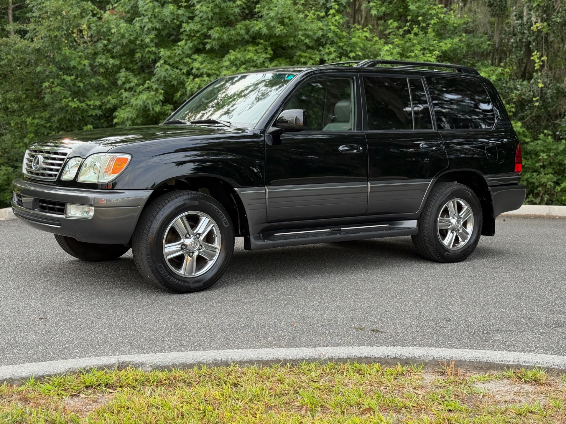 Used-2006-Lexus-LX-470-1746638069