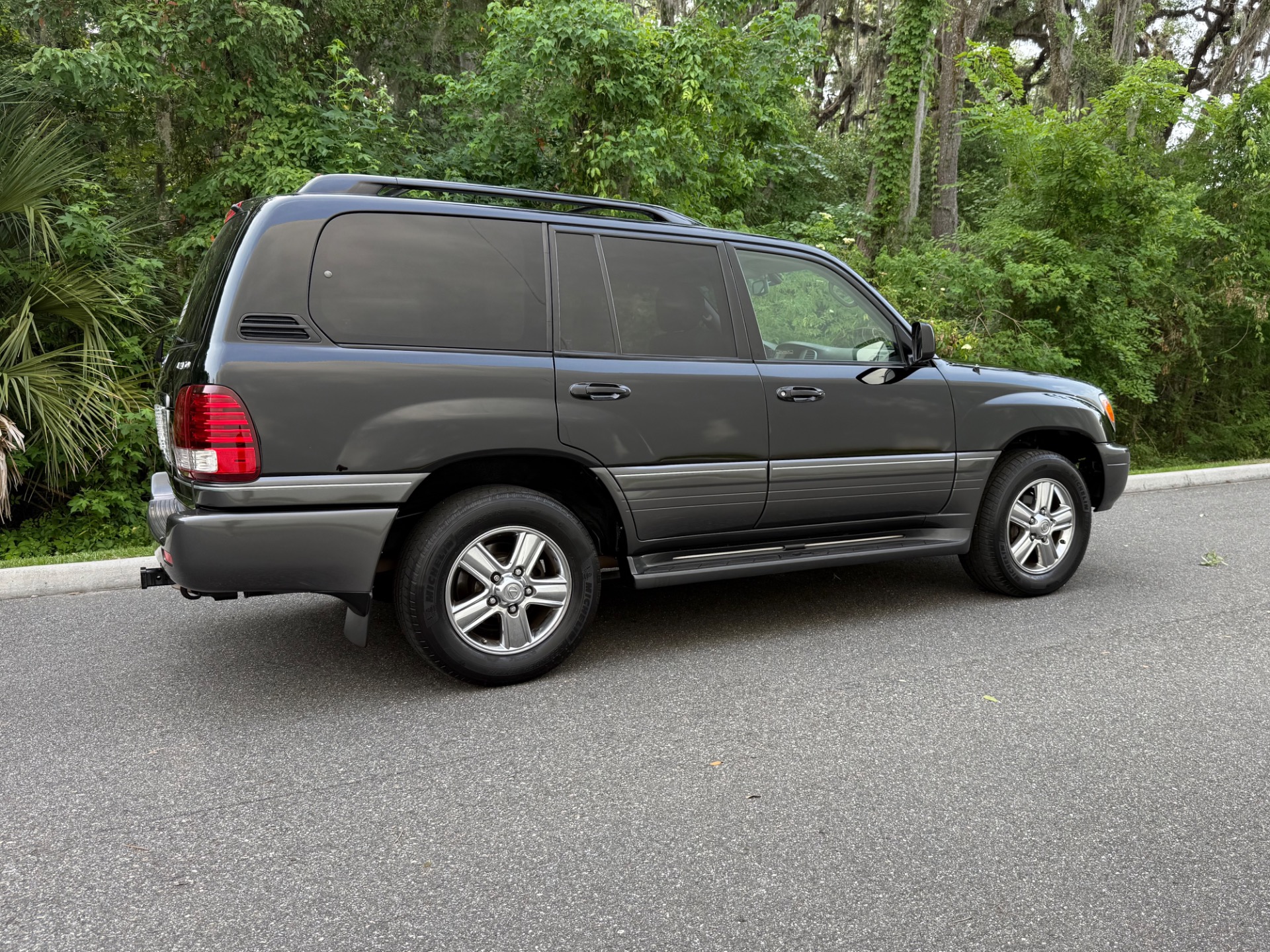 Used-2006-Lexus-LX-470-1746638072