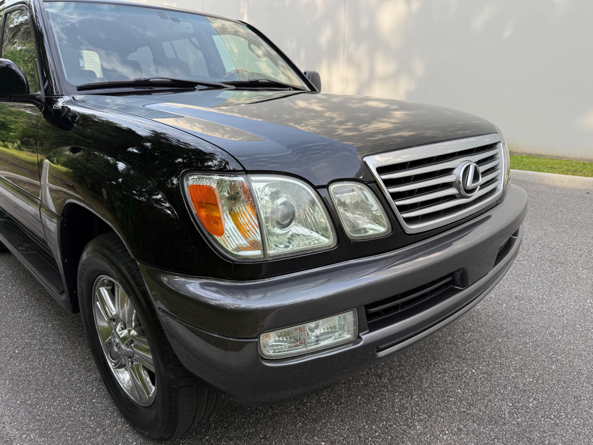 Used-2006-Lexus-LX-470-1746638073 (1)