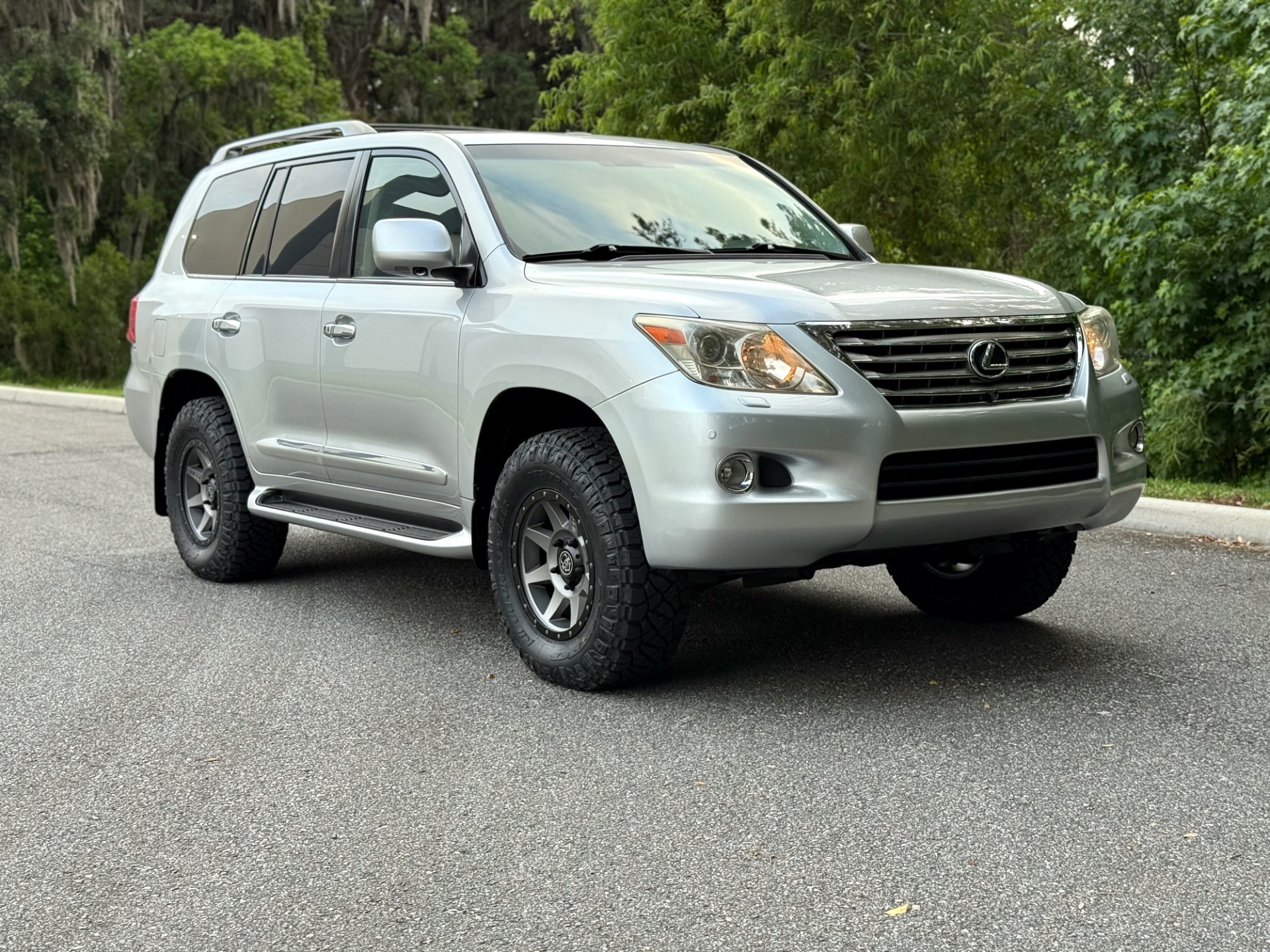 Used-2010-Lexus-LX-570-INCREDIBLY-CLEAN-LIFT-BEAUTIFUL-1747441060