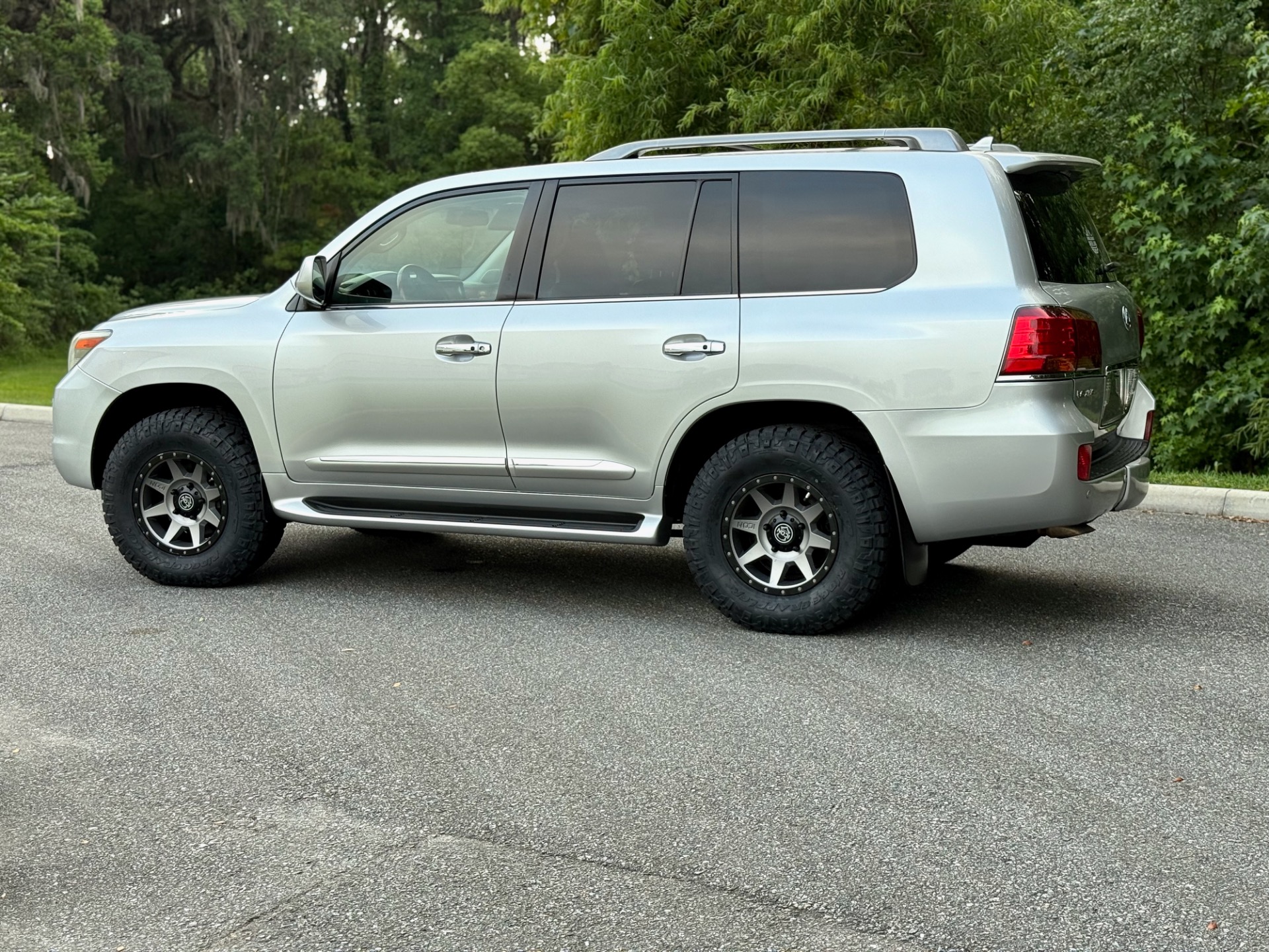 Used-2010-Lexus-LX-570-INCREDIBLY-CLEAN-LIFT-BEAUTIFUL-1747441061 (2)