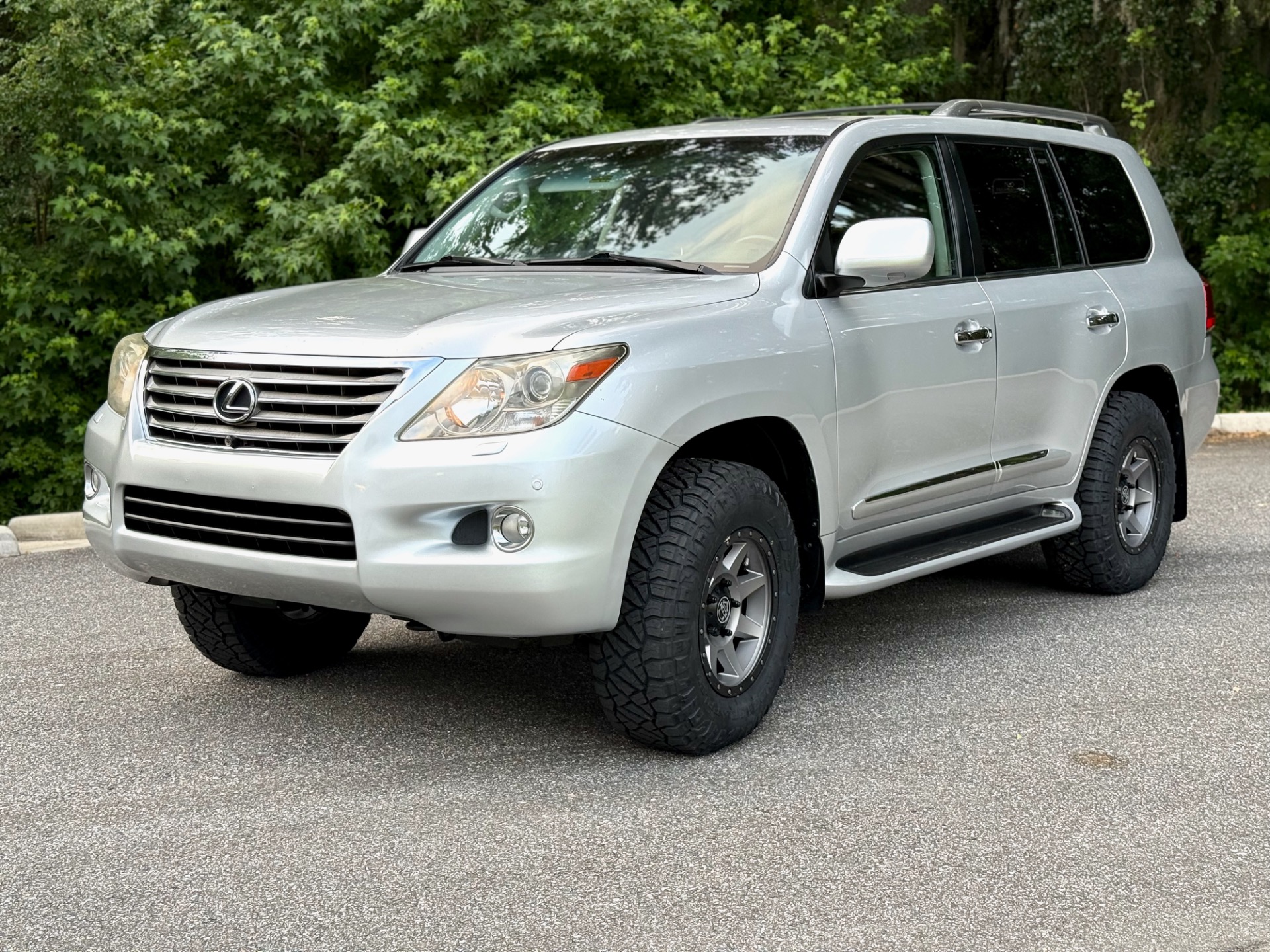 Used-2010-Lexus-LX-570-INCREDIBLY-CLEAN-LIFT-BEAUTIFUL-1747441062 (1)