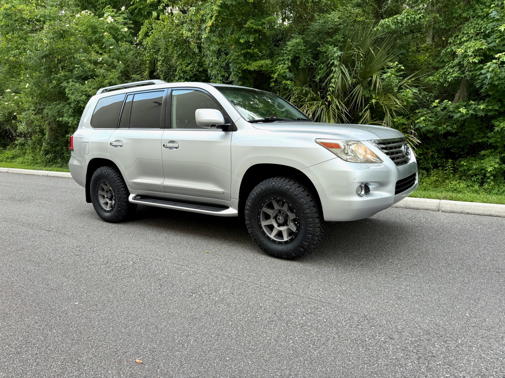 Used-2010-Lexus-LX-570-INCREDIBLY-CLEAN-LIFT-BEAUTIFUL-1747441064